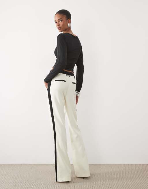 ASOS DESIGN Tall taillierte Tuxedo-Schlaghose in Creme und Schwarz, 5 von 5