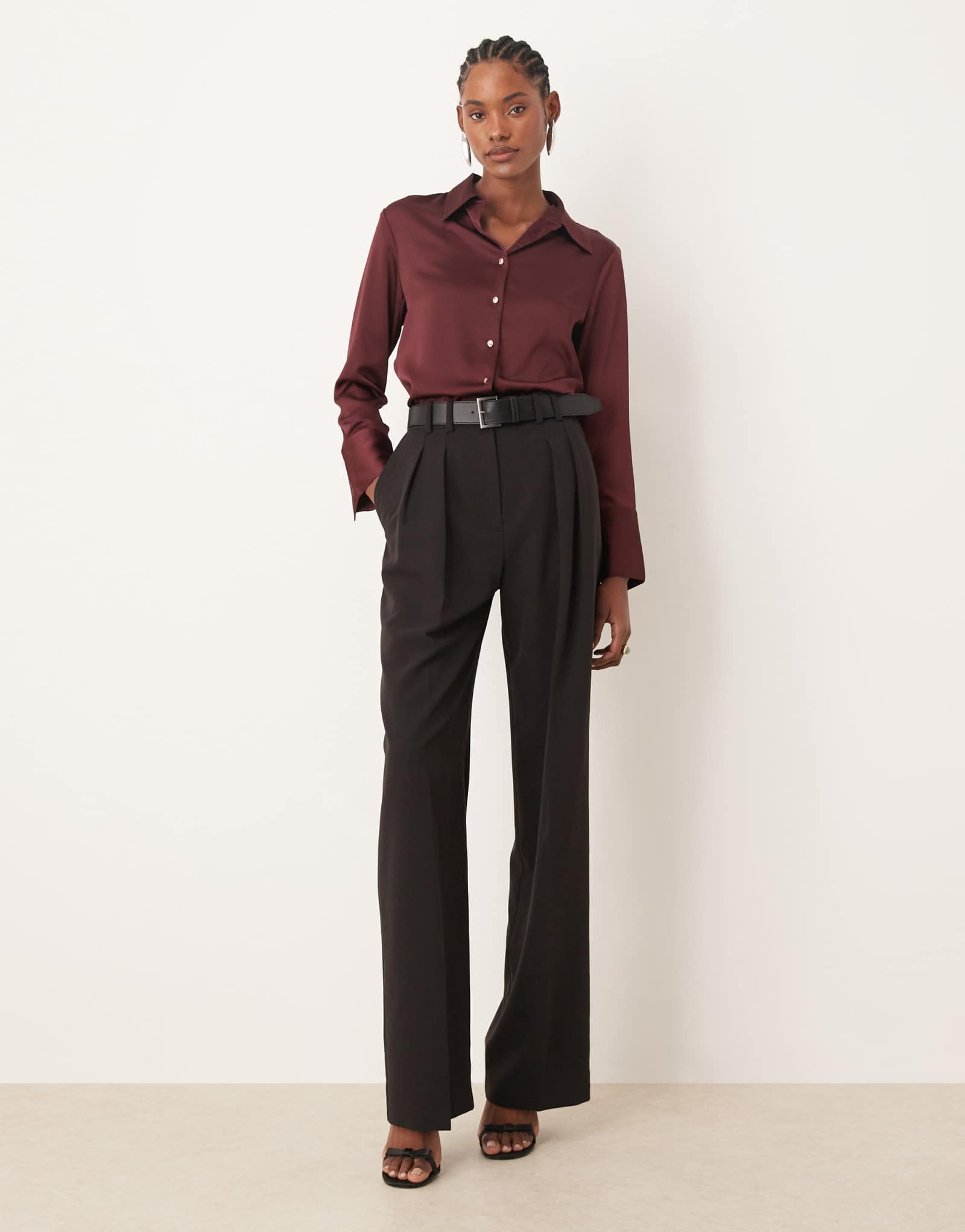 Высокие брюки ASOS DESIGN с широким поясом и складками черного цвета, сшитые на заказ