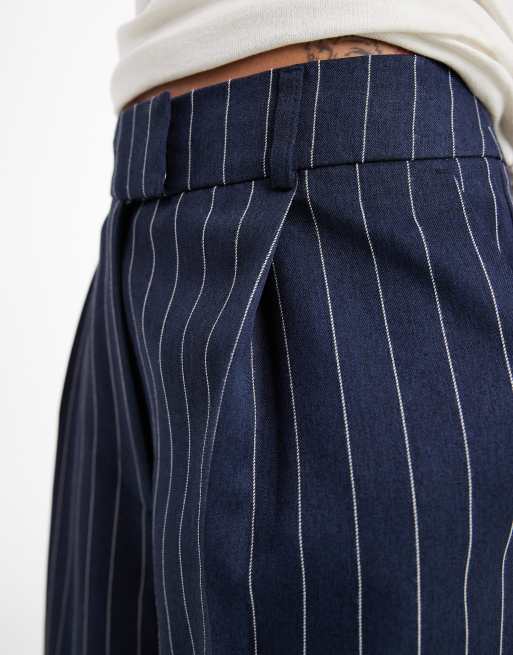 ASOS DESIGN Tall tailored low rise wide leg mansy pants in navy pinstripe , 2 of 5