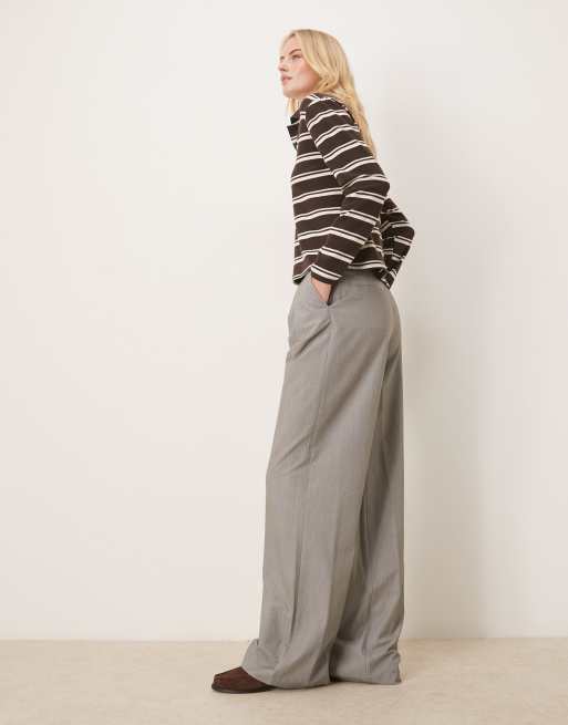 ASOS DESIGN Tall tailored wide leg trousers with pleat detail in grey