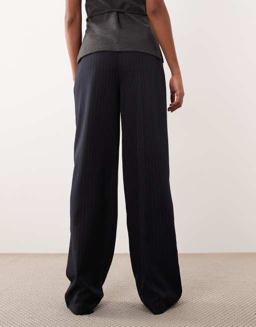 ASOS DESIGN Tall tailored wide leg pleated trousers in navy pinstripe , 3 of 5