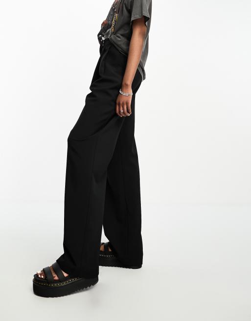 ASOS DESIGN Tall tailored wide leg trousers with pleat detail in black, 4 of 4
