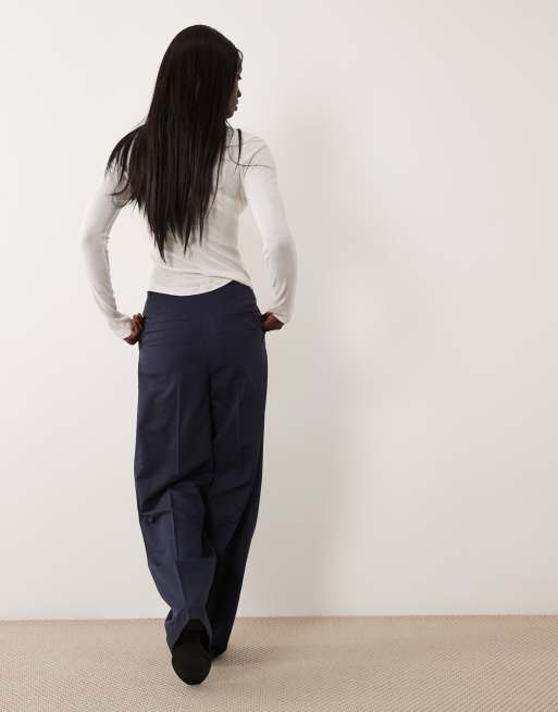 ASOS DESIGN Tall Tailored wide leg trousers with pleat detail in navy, 3 of 5