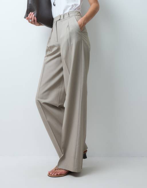 ASOS DESIGN Tall tailored wide leg trousers with pleat detail in sand marl, 3 of 5