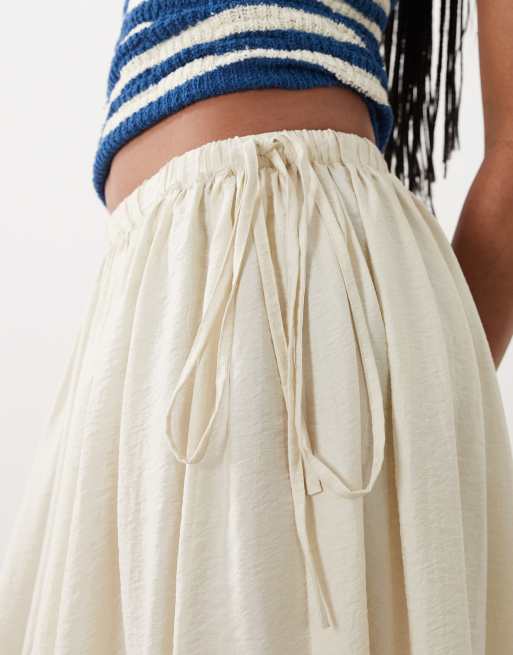 ASOS DESIGN Tall tie waist soft crinkle maxi skirt in cream, 5 of 5