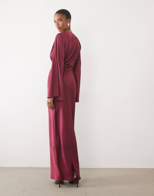 ASOS DESIGN Tall tildækkende maxikjole med drapering og klokkeærmer i hindbærfarve, 4 af 4