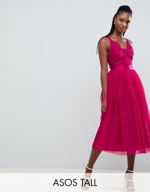 ASOS DESIGN Tall – Tiulowa sukienka midi na studniówkę z koronkową górą i  ozdobną wstążką | ASOS