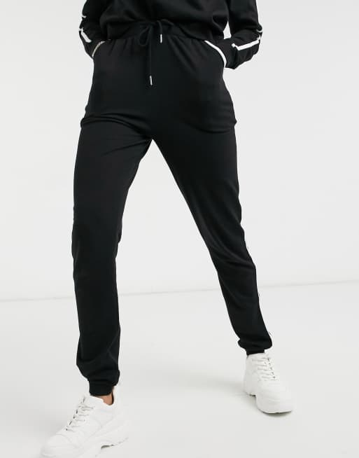 ASOS DESIGN Tall Trainingsanzug aus Baumwolle mit Sweatshirt Basic Jogginghose mit Kontrastelement in Schwarz BLACK ASOS