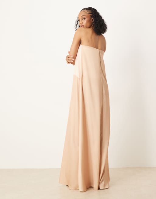 ASOS DESIGN Tall – Trapezförmiges, trägerloses Maxikleid aus Satin in Gelb mit Blumenmuster, 2 von 4