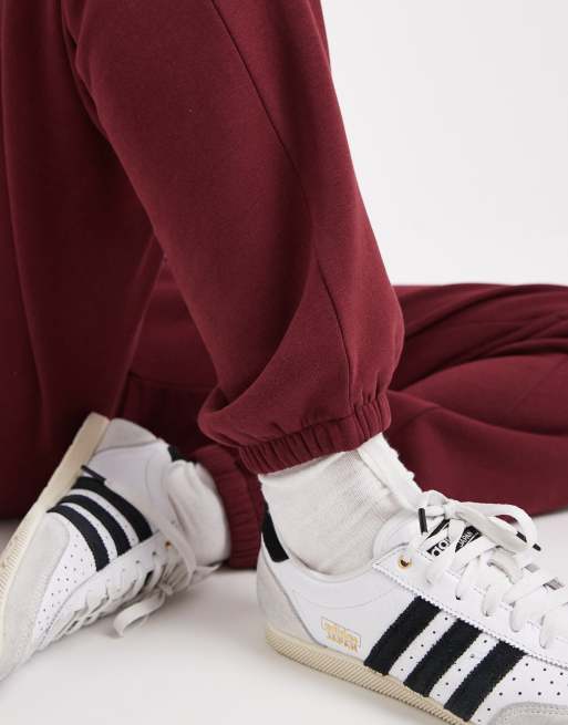 ASOS DESIGN Tall ultimate cuffed brushback jogger in burgundy, 4 of 5