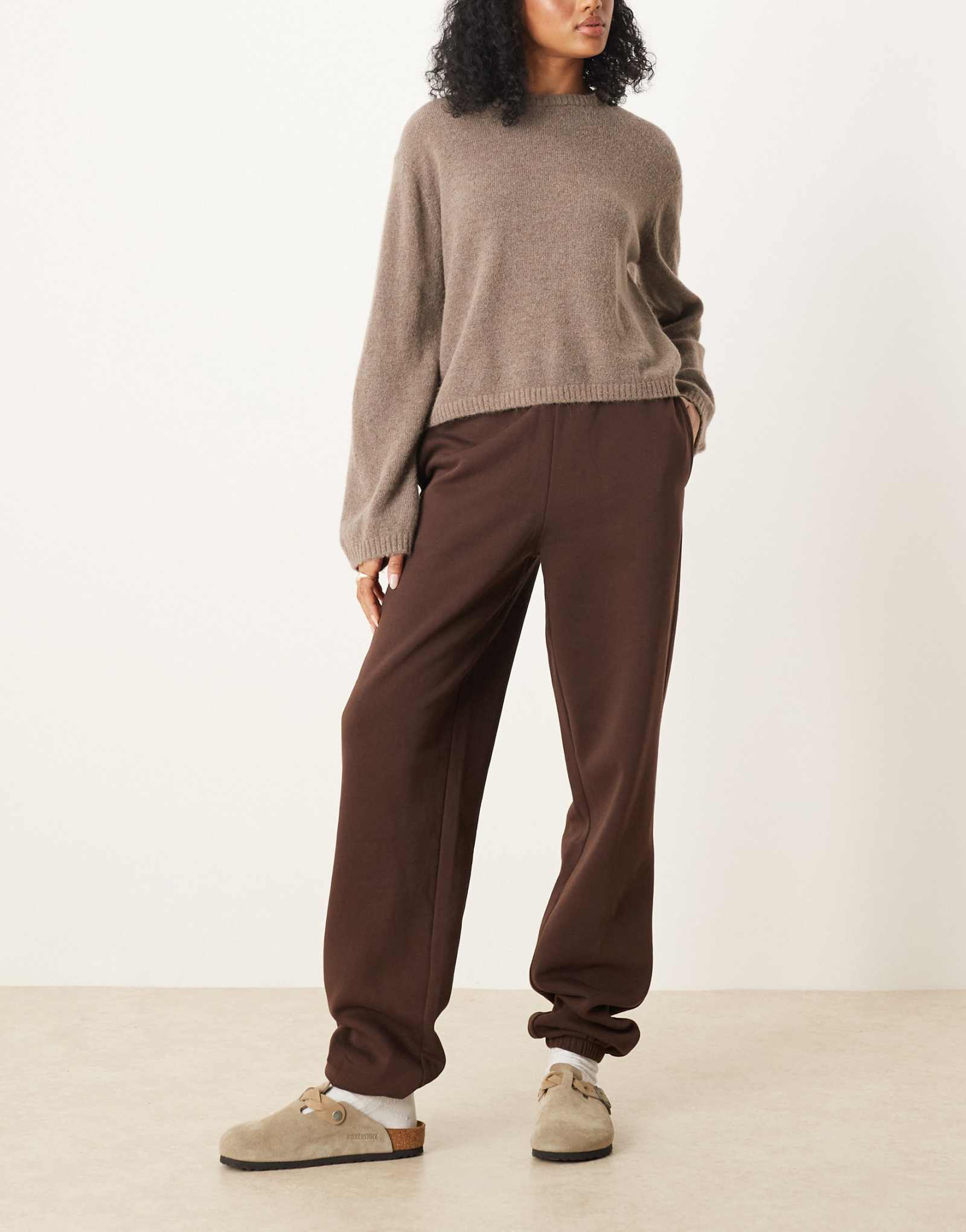 Высокие спортивные брюки ASOS DESIGN ultimate с манжетами на спине шоколадного цвета