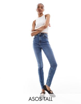 ASOS DESIGN Tall - Ultimate - Eng geschnittene Jeans in Mittelblau