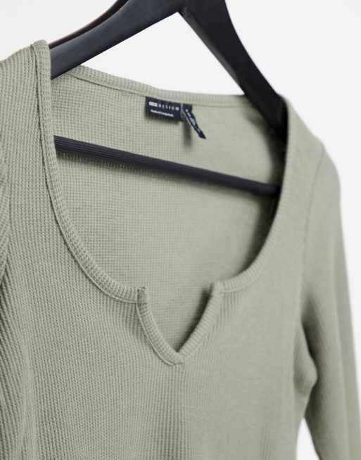 ASOS DESIGN Tall - Vaffeltekstureret top med hak i halsen og lange ærmer i khakigrøn , 3 af 4