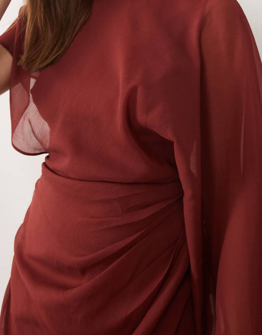ASOS DESIGN Tall - Vestido maxi con manga capa, corte al bies, caída fluida y espalda baja en burdeos, 3 de 4
