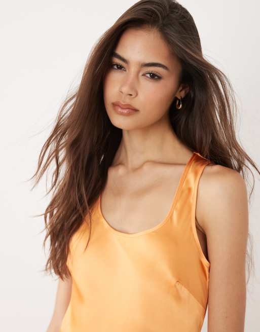 ASOS DESIGN Tall - Vestito lungo in raso arancione con scollo rotondo, 2 di 4