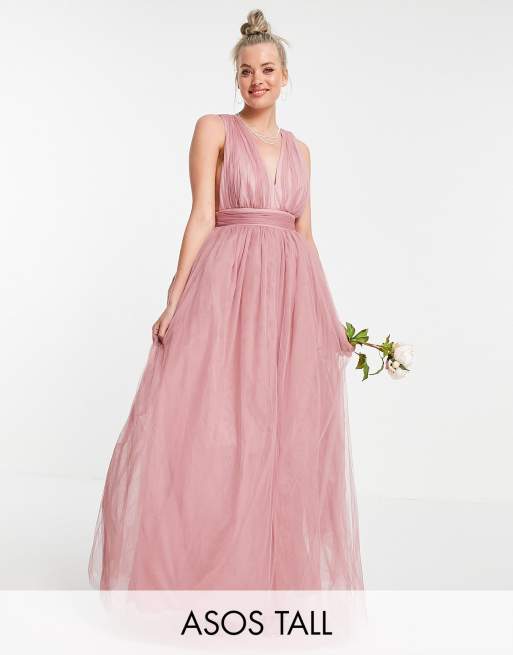 ASOS DESIGN Tall - Vestito lungo in tulle rosa con scollo profondo e fiocco sul retro