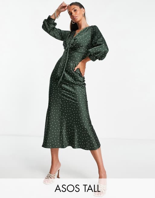 ASOS DESIGN Tall - Vestito midi in raso a pois allacciato sul davanti con bottoni