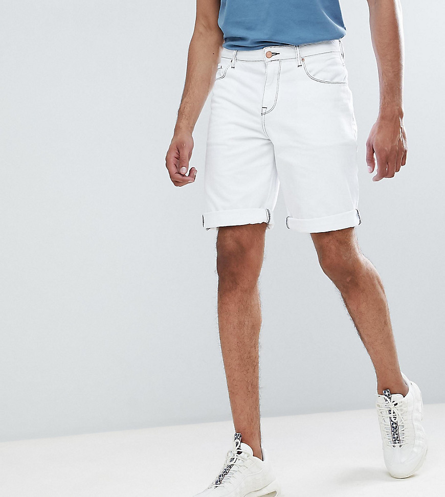 ASOS DESIGN – Tall – Vita jeansshorts med smal passform och kontrastsömmar