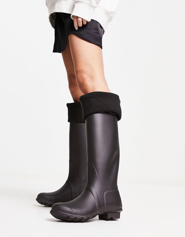 ASOS DESIGN tall welly boot fleece socks in black CE7427