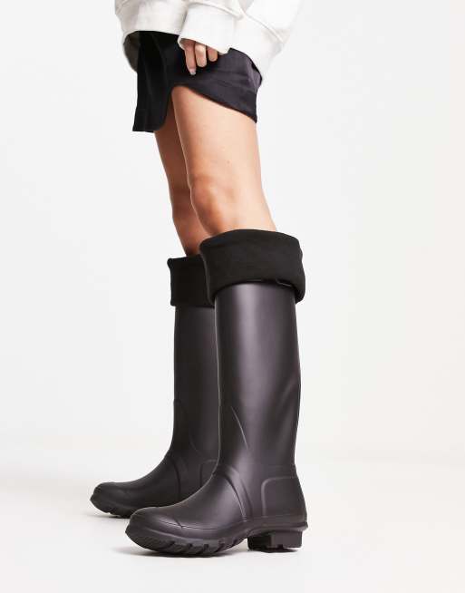 ASOS DESIGN tall welly boot fleece socks in black