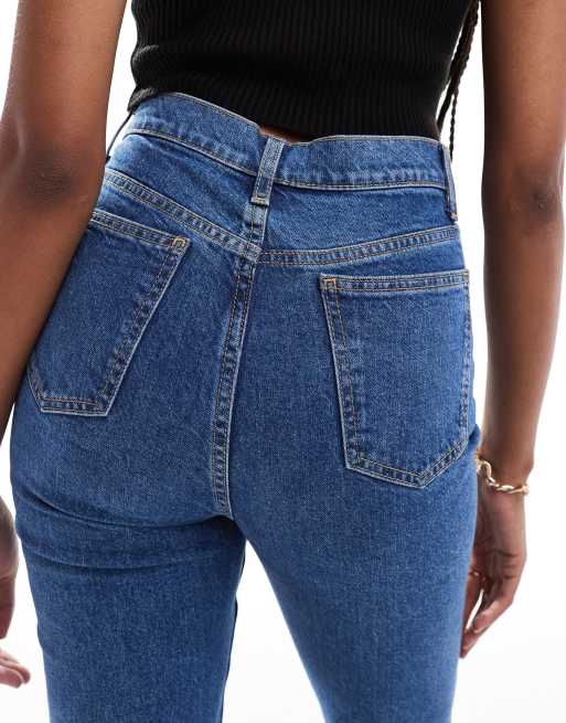 ASOS DESIGN Tall - Wijd uitlopende jeans met halfhoge taille in middenblauw, 3 van 5