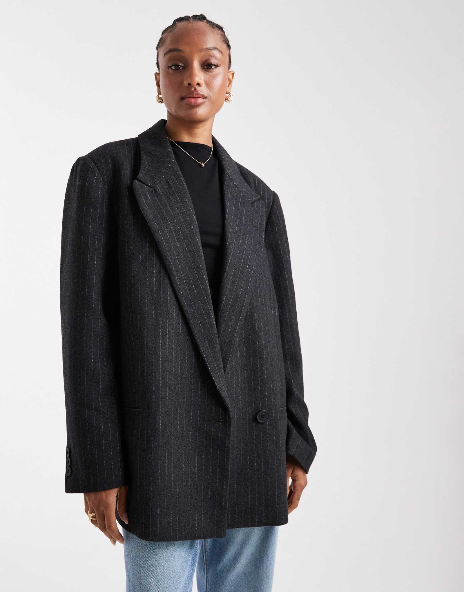 Высокий строгий блейзер в тонкую полоску из смеси шерсти ASOS DESIGN цвета древесного угля