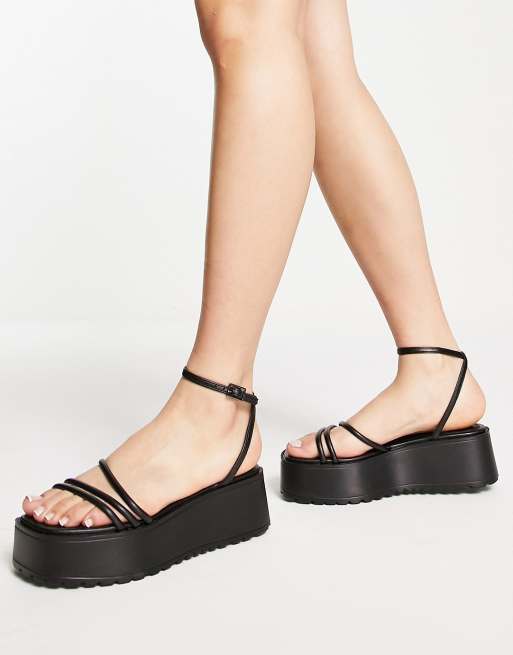 ASOS DESIGN – Talla – Czarne sandały na płaskiej platformie z paseczkami , 4 z 4