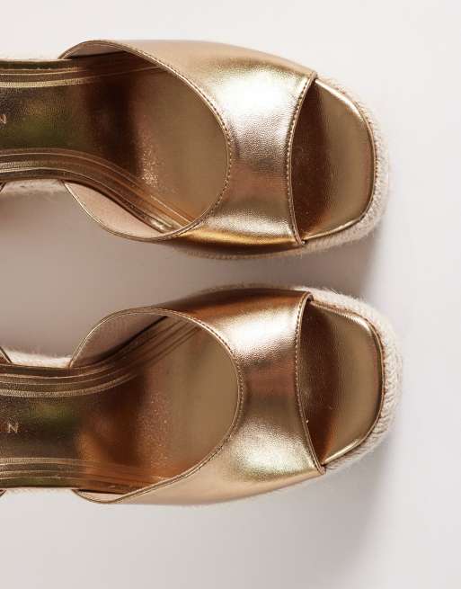 ASOS DESIGN – Tamryn – Goldfarbene Espadrilles mit Keilabsatz, 3 von 4