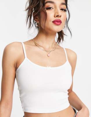 bow sleeveless top