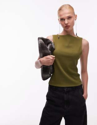 ASOS DESIGN - Tanktop aus kompakter Baumwolle in Khaki mit U-Boot-Ausschnitt-Grün