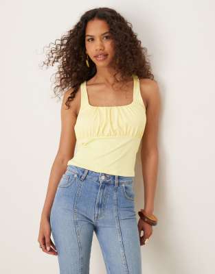 ASOS DESIGN - Tanktop aus Polyamid in Buttermilchgelb mit gerafftem Dekolleté