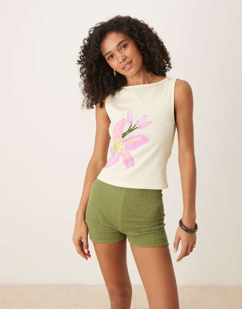ASOS DESIGN – Tanktop in Buttermilchgelb mit U-Boot-Ausschnitt und rosa Blumenprint - view 1