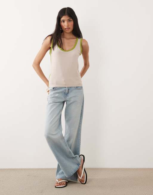 ASOS DESIGN – Tanktop in Steinbeige mit U-Ausschnitt und farblich abgesetzter olivgrüner Einfassung, 3 von 4