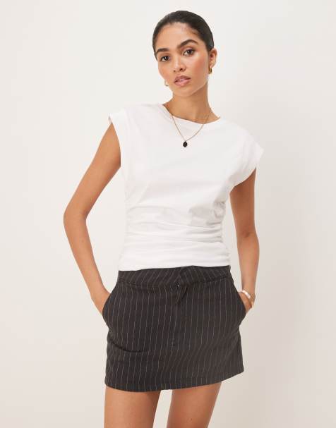 ASOS DESIGN – Tanktop in Weiß mit Korsett-Taille und betonter Schulter - view 1