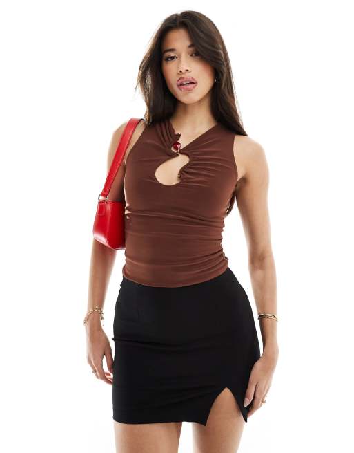 ASOS DESIGN - Tanktop met gedraaid zoomdetail in chocoladebruin