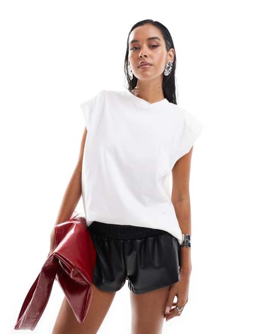ASOS DESIGN - Tanktop met schoudervullingen in wit