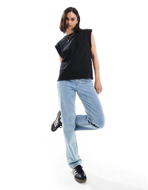 ASOS DESIGN – Tanktop mit tiefen Armausschnitten in Schwarz