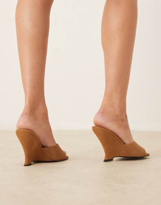 ASOS DESIGN - Tansi - Muiltjes met hoge sleehak in lichtbruin suedette, 3 van 4