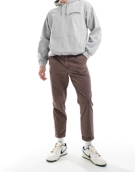 ASOS DESIGN - Tapered chinos i vasket brun