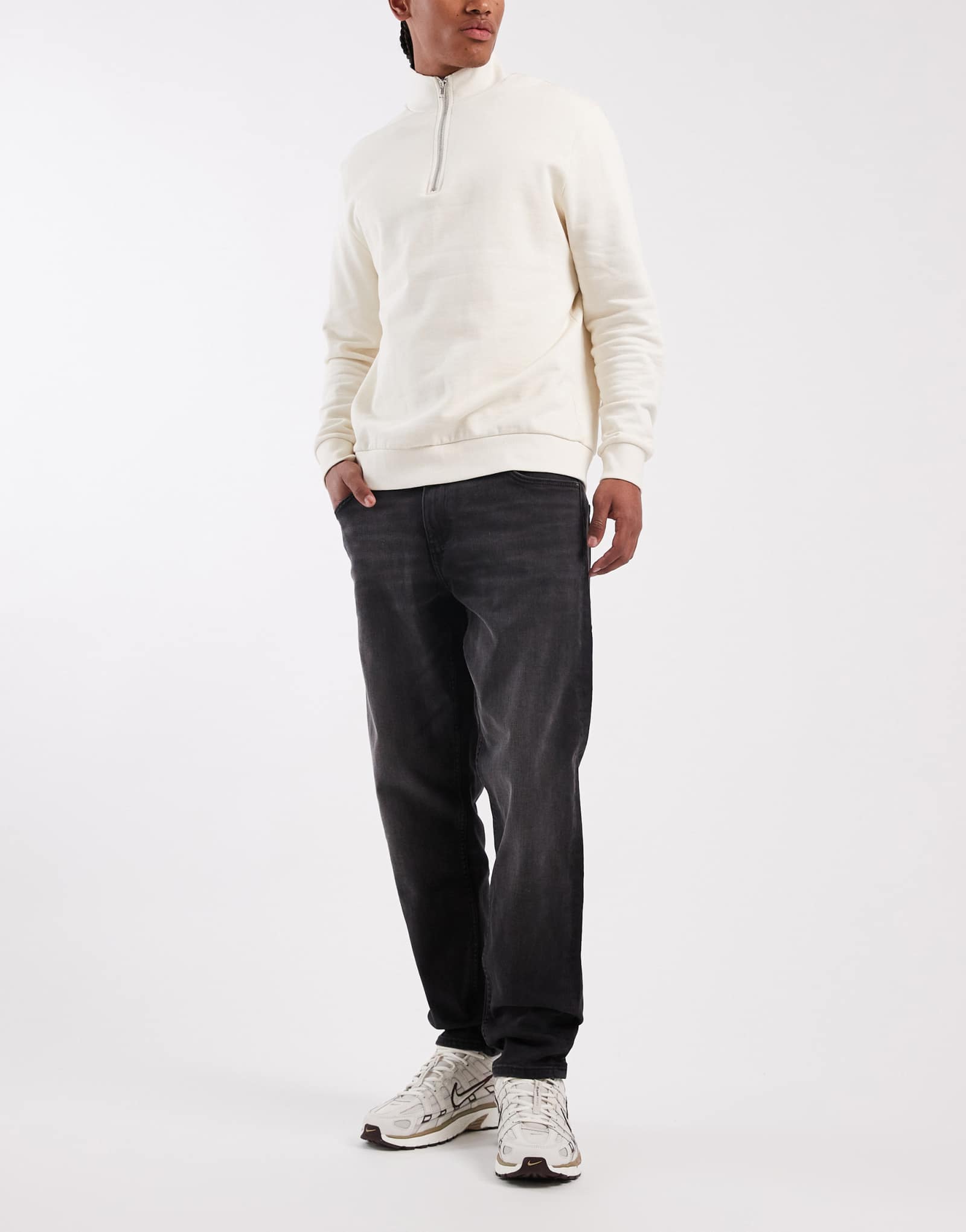 ДИЗАЙНЕРСКИЕ зауженные джинсы ASOS черного цвета, стиранные со стрейчем