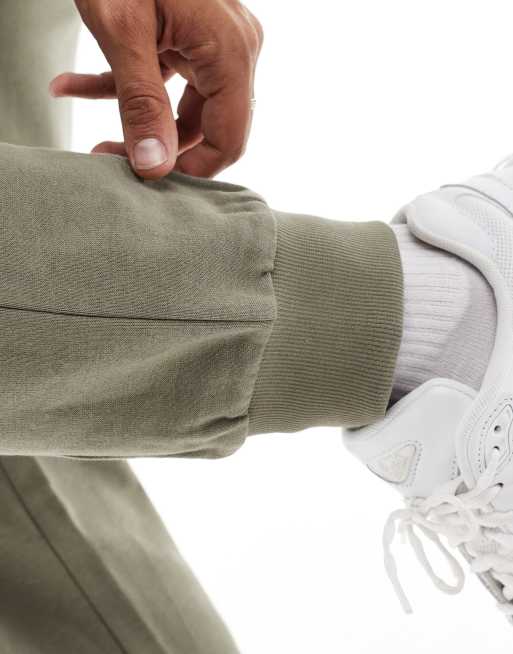 ASOS DESIGN tapered joggers in khaki, 5 of 5