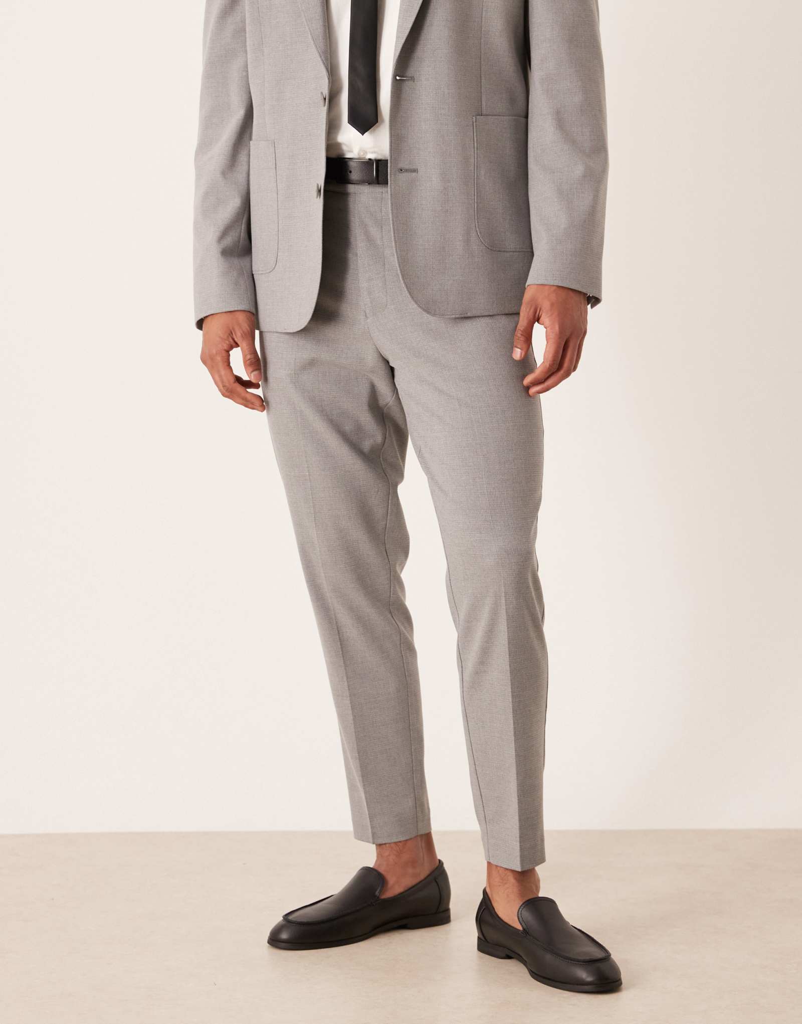 Зауженные костюмные брюки ASOS DESIGN серого цвета в щенячью клетку