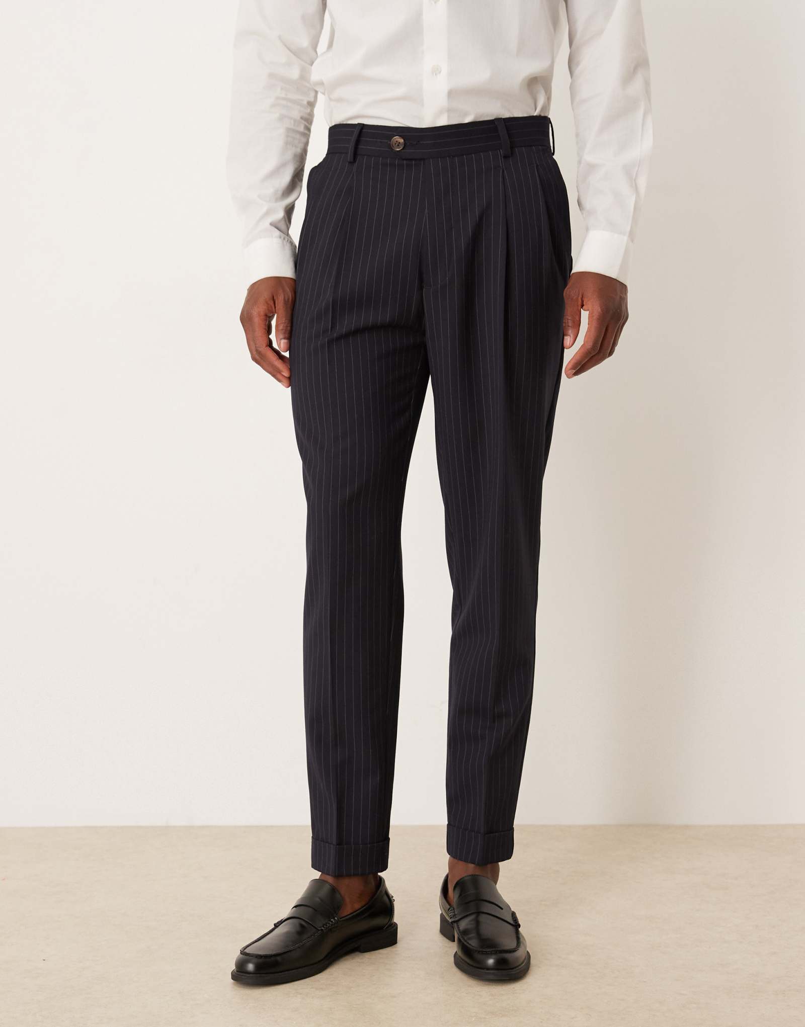 Дизайнерские зауженные брюки ASOS для костюма в темно-синюю полоску