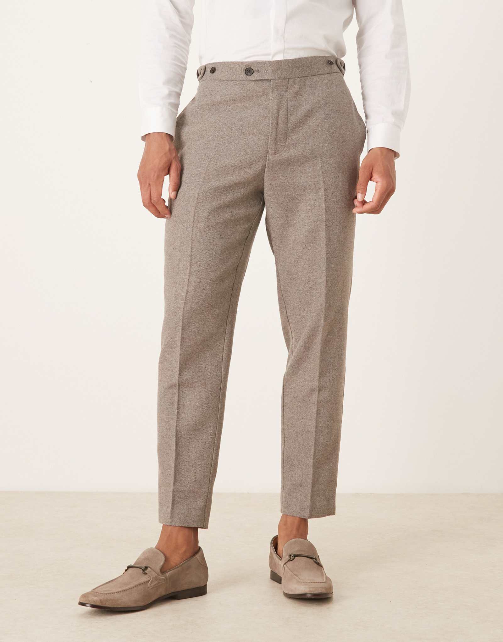 Дизайнерские зауженные брюки из смеси шерсти ASOS светло-серого цвета с регулировками по бокам