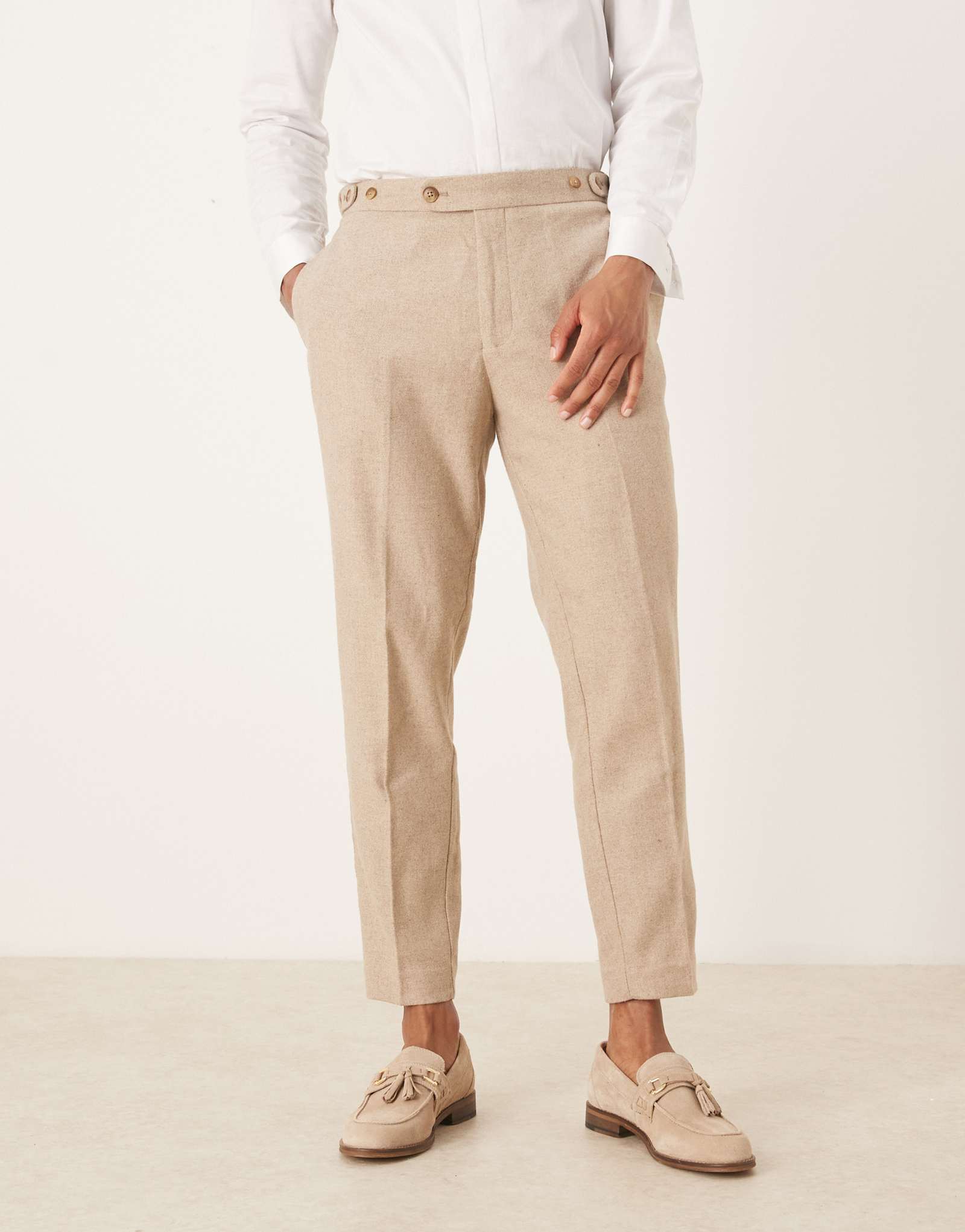 Дизайнерские зауженные брюки из смеси шерсти ASOS в цвете stone с регулировками по бокам