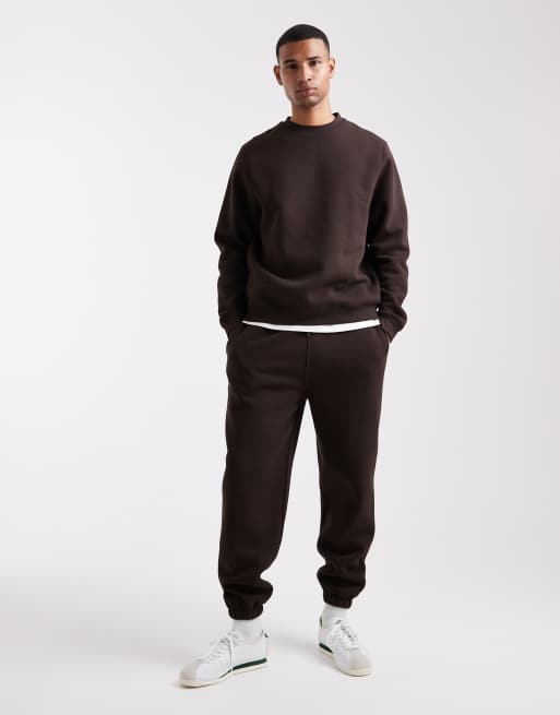 ASOS DESIGN - Taps toelopende joggingbroek in bruin
