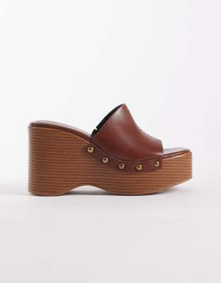 ASOS DESIGN - Tara - in Hellbraun mit Keilabsatz-Rosa