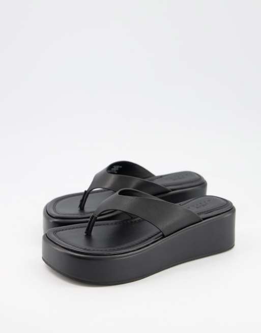 ASOS DESIGN - Target - Sorte flatform-sandaler med tåremme i premium-læder