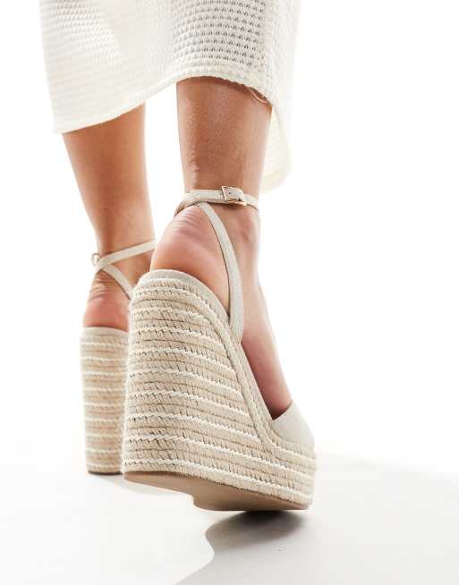 ASOS DESIGN Tasha Espadrille Sandalen in Natur mit Keilabsatz und Riemchen ASOS