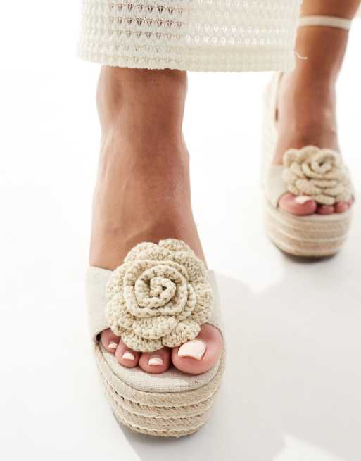ASOS DESIGN Tasha Espadrilles con zeppe color naturale con fiore ASOS